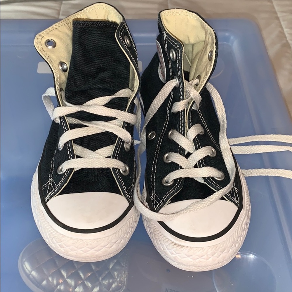 Used converse shoes